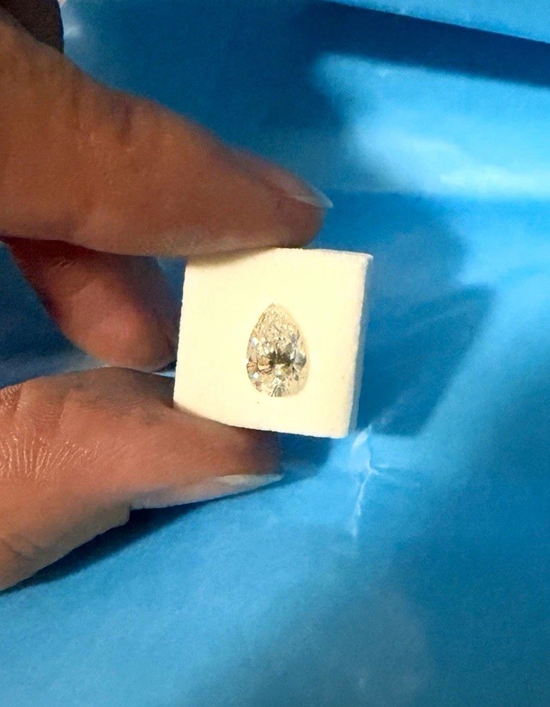 IGI Lab-Grown Pear Diamond 1.01ct E VS2 Excellent Cut 8.71x5.49mm IGI Lab-Grown Pear Diamond 1.01ct E VS2 Excellent Cut 8.71x5.49mm