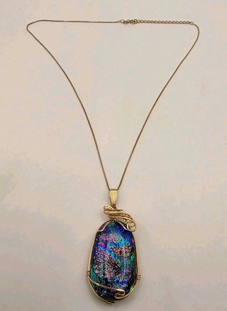Gorgeous Blue/Green/Purple Diachronic 1/20 14K Goldfilled Wired Wrapped Necklace