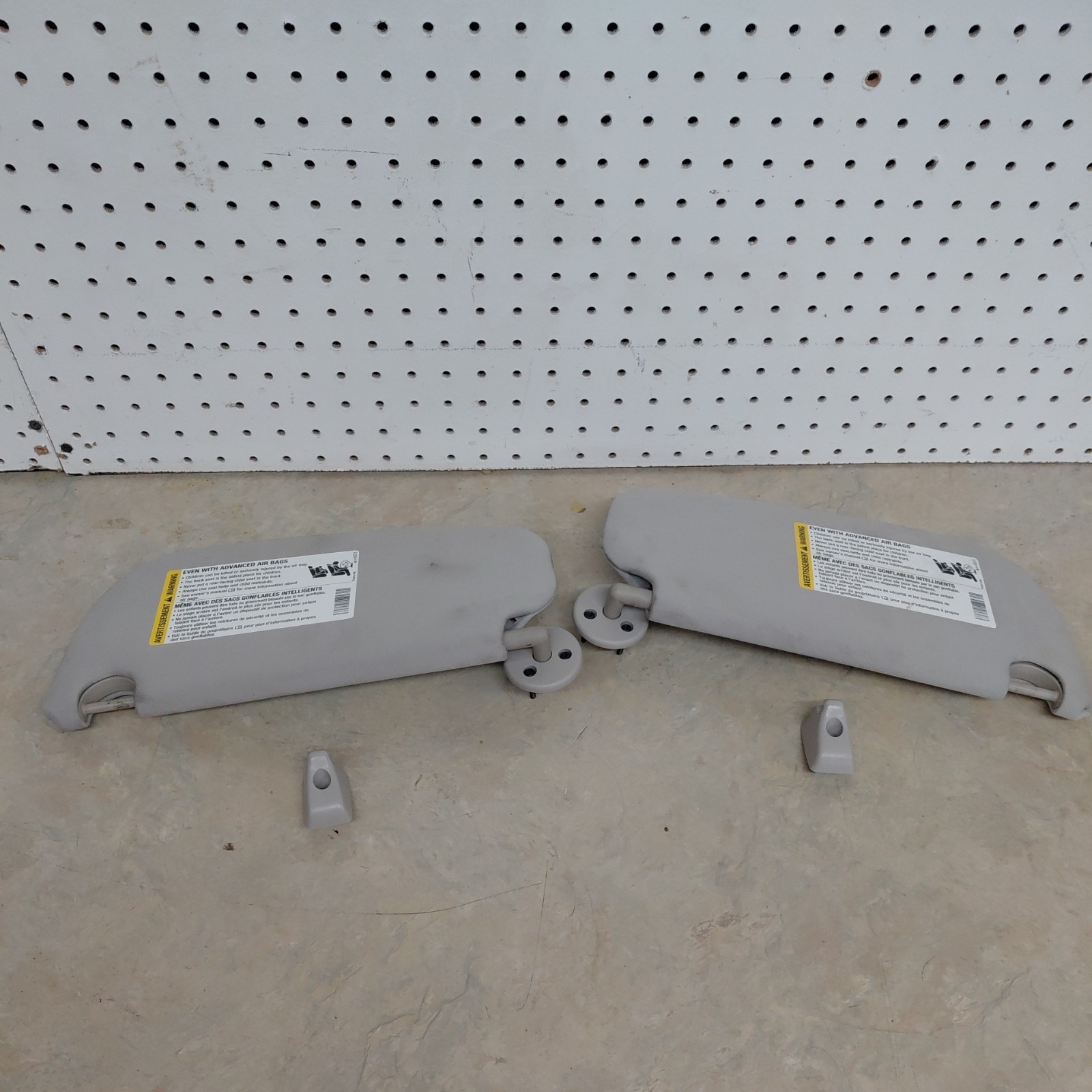 2005-2010 Chevy Cobalt Driver & Passenger Side Pair Set Sun Visor Grey