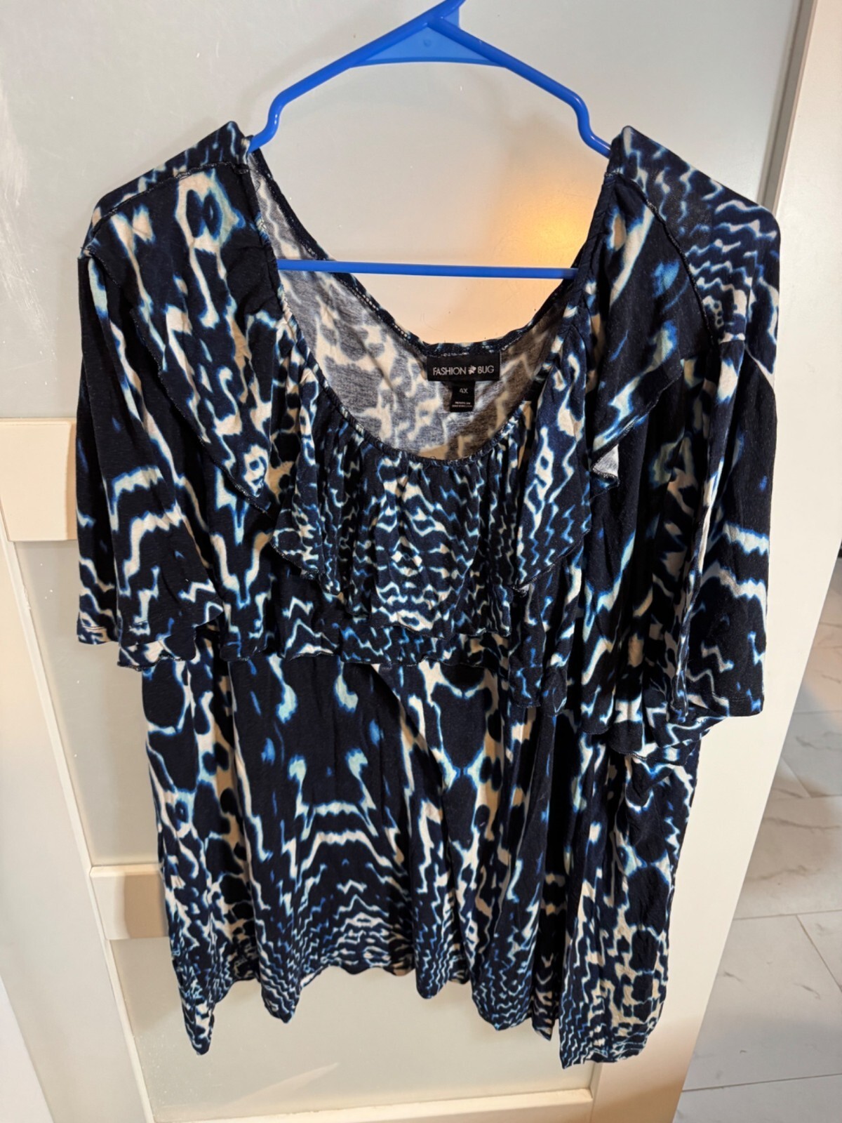 Fashion Bug 4X Womens Blue & White Patterned Top 30-8 Fashion Bug 4X Womens Blue & White Patterned Top 30-8