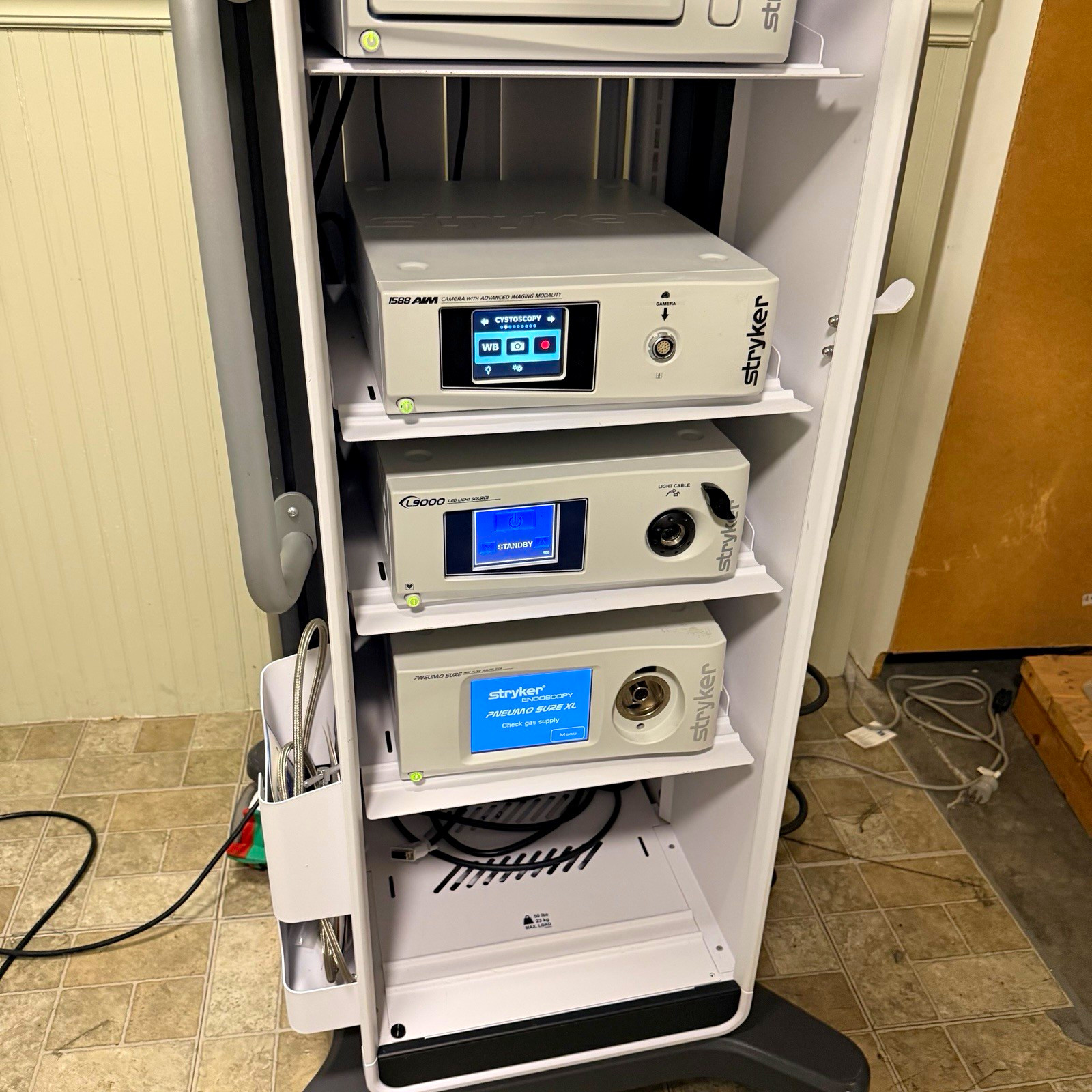 Stryker 1588 AIM Camera Tower with Monitor, L9000, SCD, no Camera Head