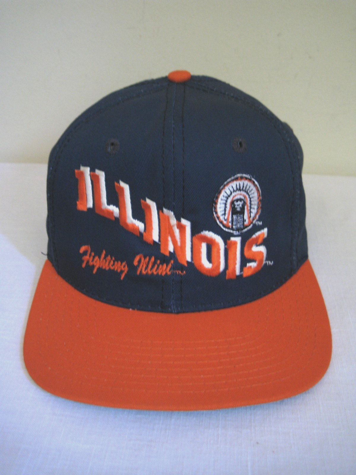 Vintage Illinois Fighting Illini Chief Illiniwek Snapback Baseball Cap USA Vintage Illinois Fighting Illini Chief Illiniwek Snapback Baseball Cap USA