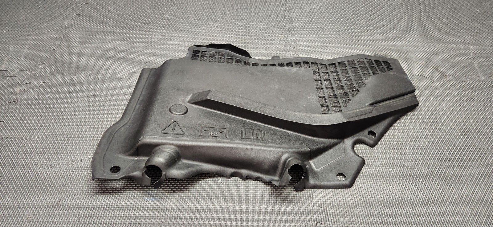 2015-2017 Ford Mustang GT Battery Cover OEM 2015-2017 Ford Mustang GT Battery Cover OEM
