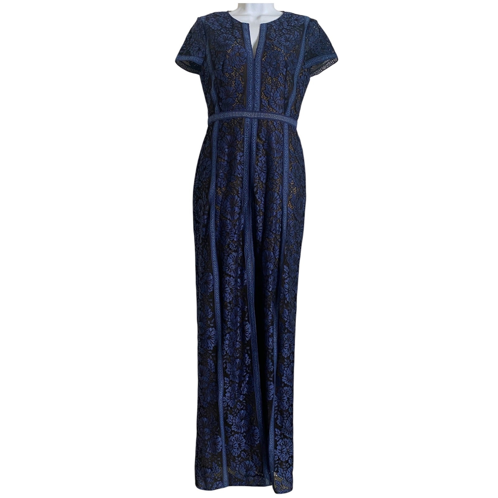 NWT BCBG MAXAZRIA Cailean Short Sleeve Lace Dress Gown Cobalt Blue Size 4 NWT BCBG MAXAZRIA Cailean Short Sleeve Lace Dress Gown Cobalt Blue Size 4