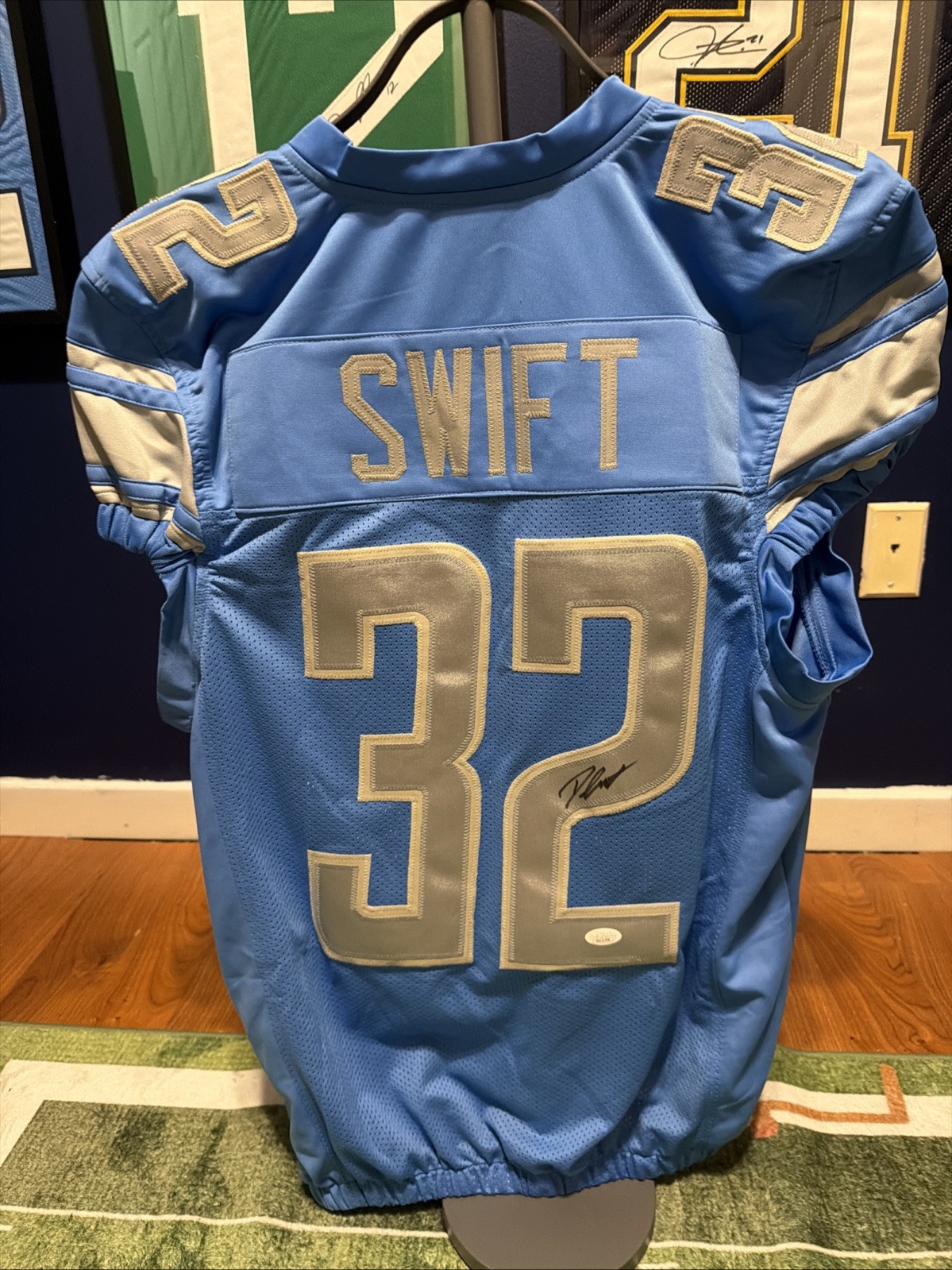 Autographed D\'Andre Swift Detroit Lions custom football jersey JSA Certified Autographed D\'Andre Swift Detroit Lions custom football jersey JSA Certified