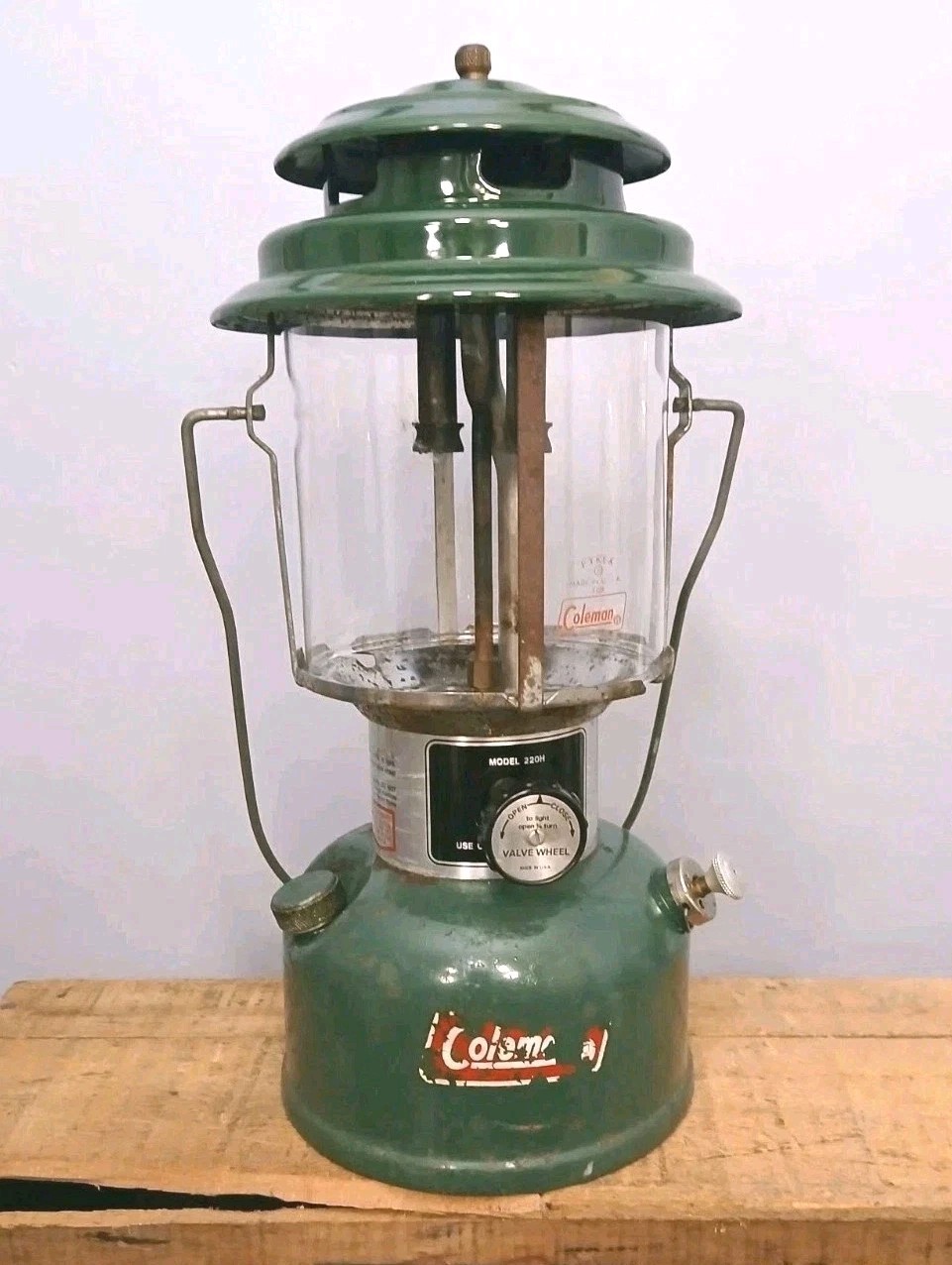 Vintage Coleman 220H Lantern Dated 8/73 - Good Working Condition Vintage Coleman 220H Lantern Dated 8/73 - Good Working Condition