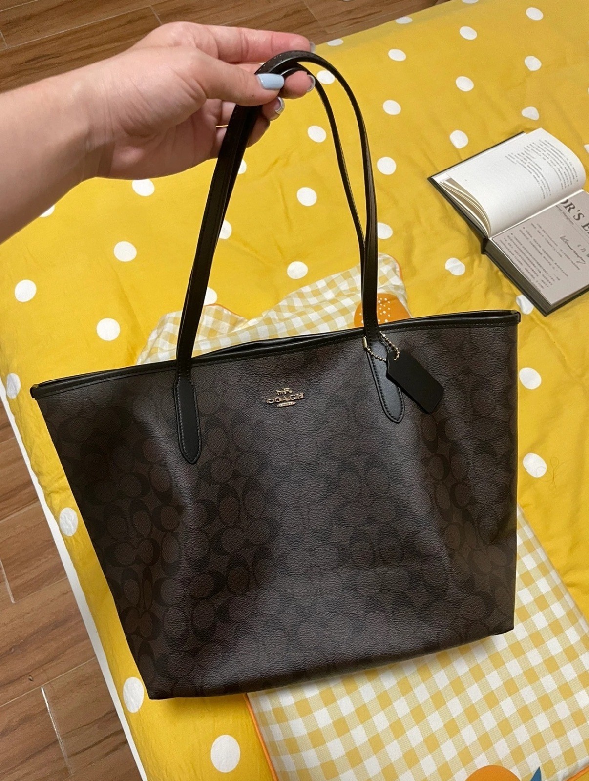 Second-hand Coach City tote bag CDX82 - in perfect condition Second-hand Coach City tote bag CDX82 - in perfect condition