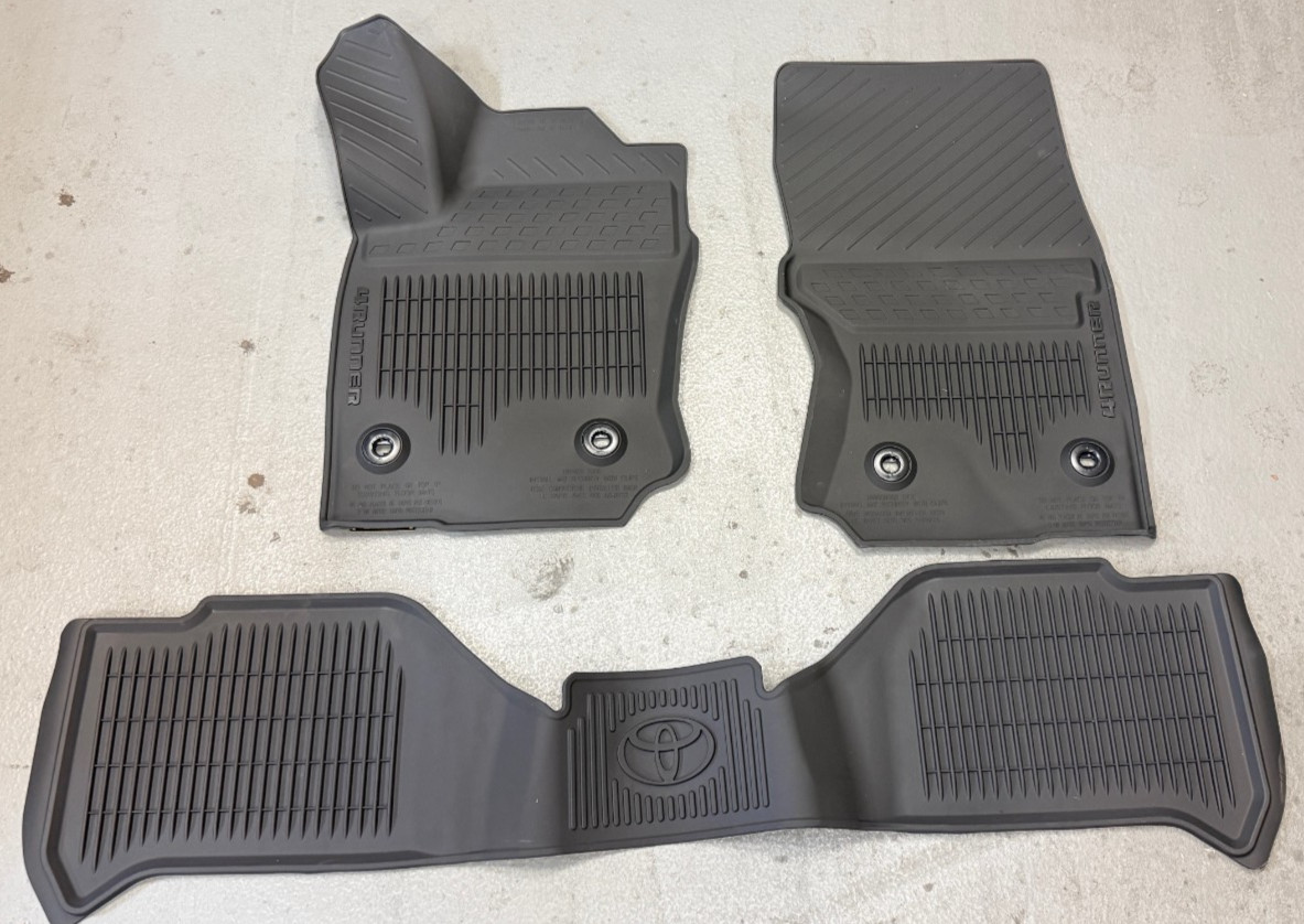 TOYOTA 4RUNNER 2025-2026 3 PCS BLACK FLOOR LINERS WITHOUT 3RD ROW PT908-89250-02 TOYOTA 4RUNNER 2025-2026 3 PCS BLACK FLOOR LINERS WITHOUT 3RD ROW PT908-89250-02