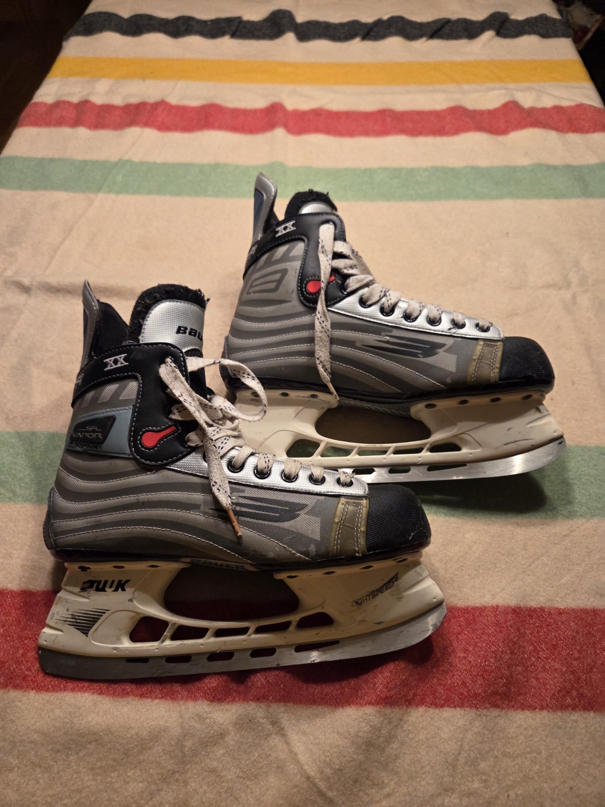 Bauer Vapor XX Hockey Skates Size 9.5, Excellent Condition Bauer Vapor XX Hockey Skates Size 9.5, Excellent Condition