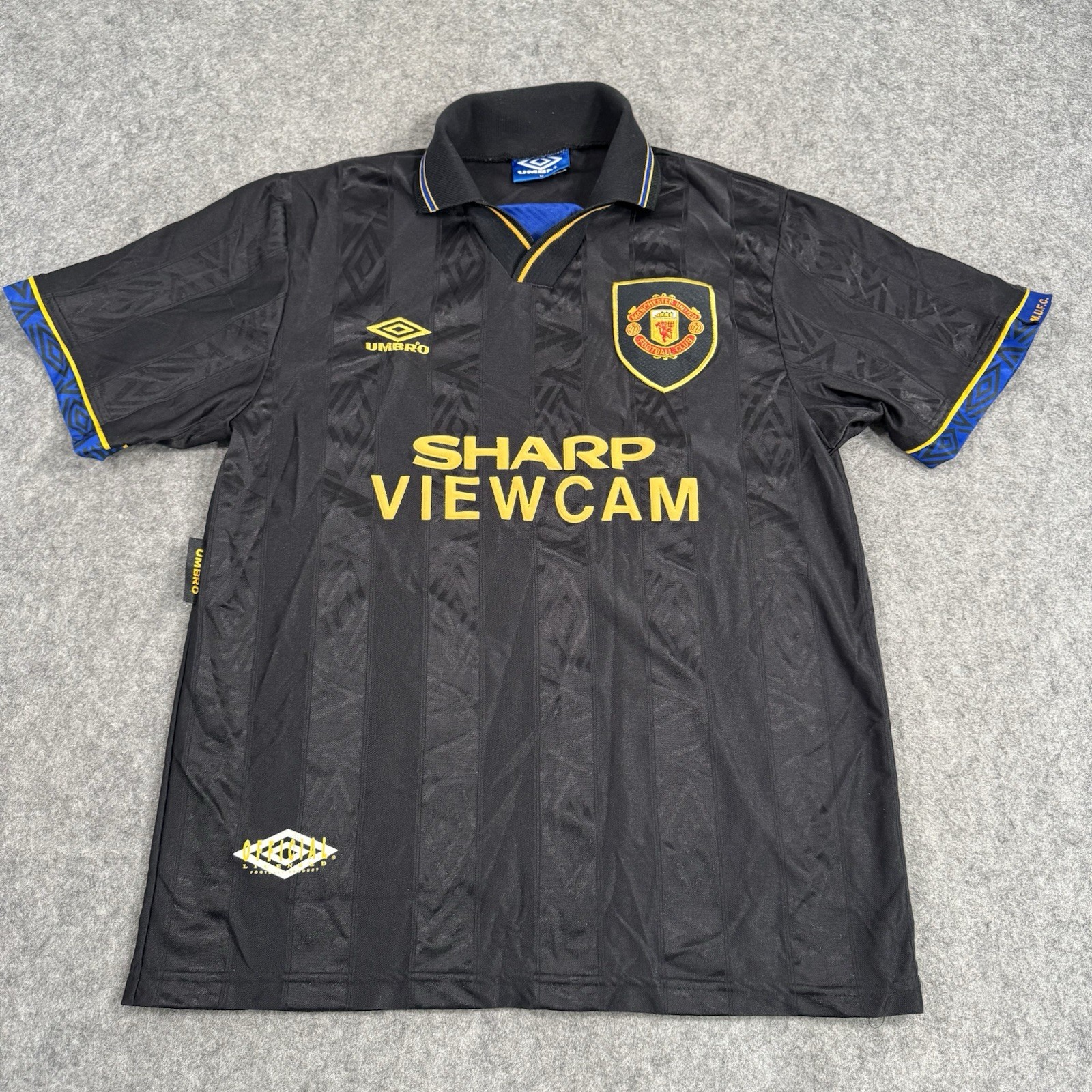 Vintage Umbro Manchester United 1993-1995 Away Soccer Jersey Size M Vintage Umbro Manchester United 1993-1995 Away Soccer Jersey Size M
