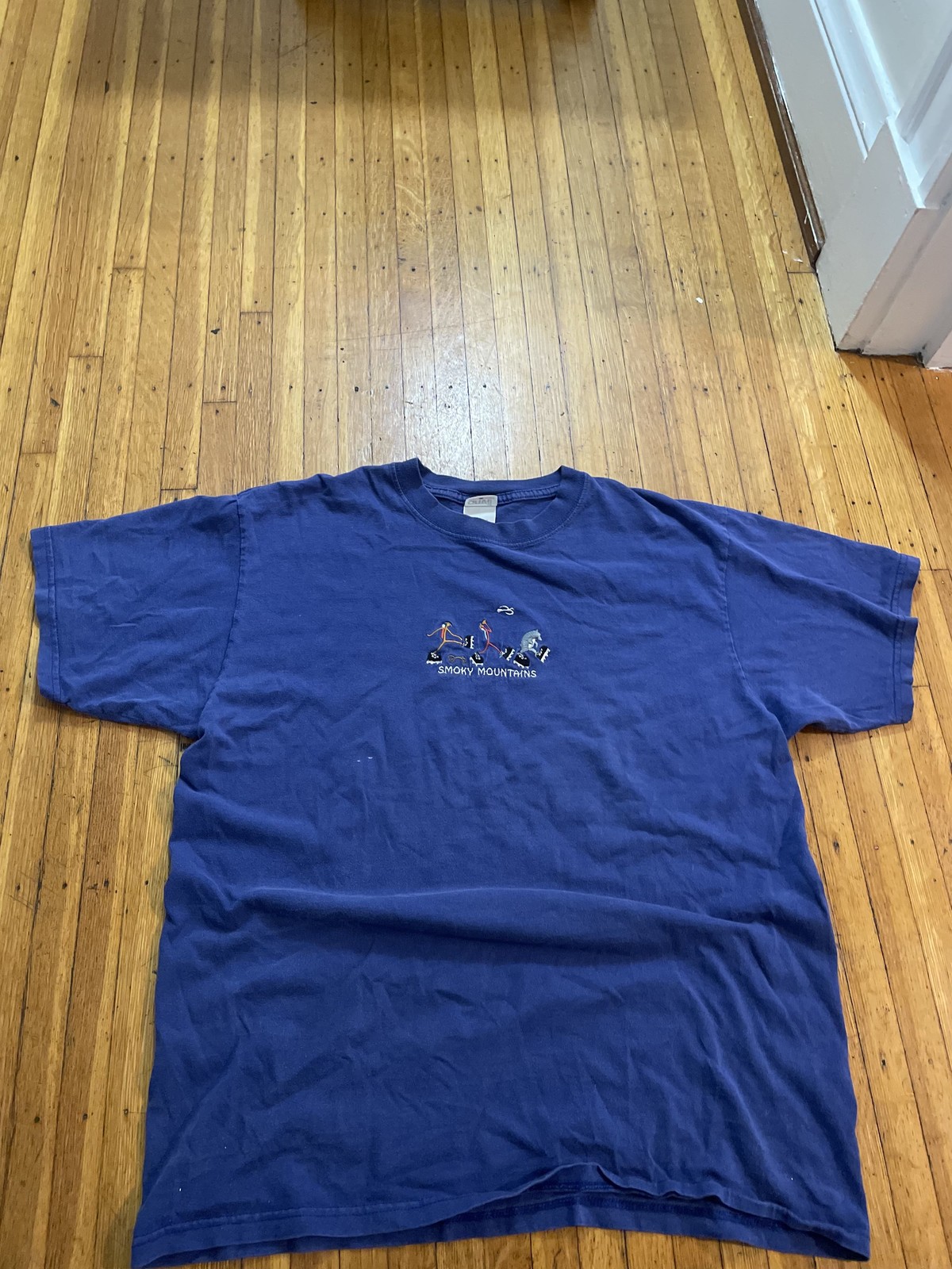 Vintage Smoky Mountains Embroidered T-Shirt Vintage Smoky Mountains Embroidered T-Shirt