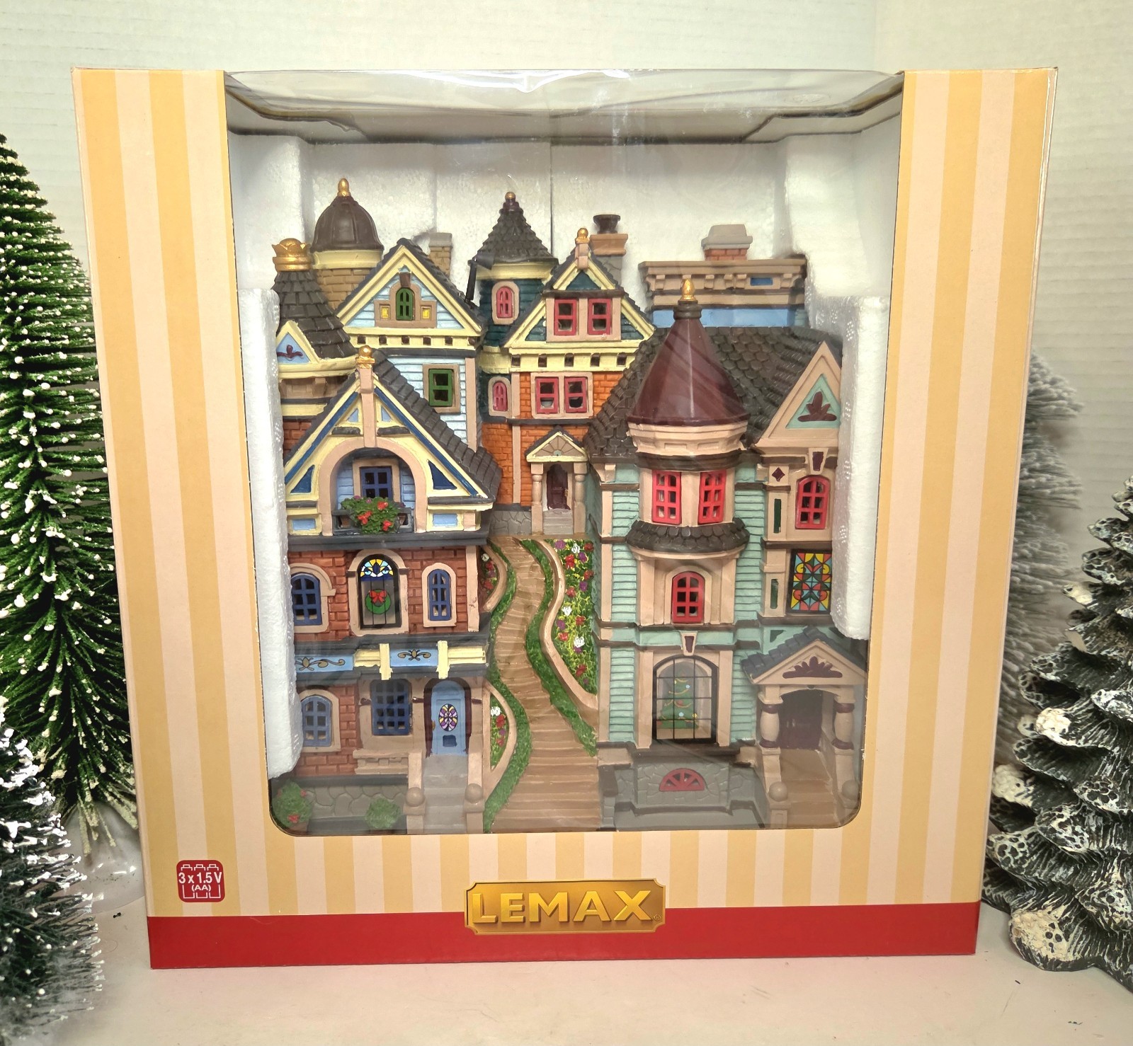 Lemax HOUSES ON A HILL #05617 Village Facade LED Lit Scene 2020 New In Box NRFB Lemax HOUSES ON A HILL #05617 Village Facade LED Lit Scene 2020 New In Box NRFB