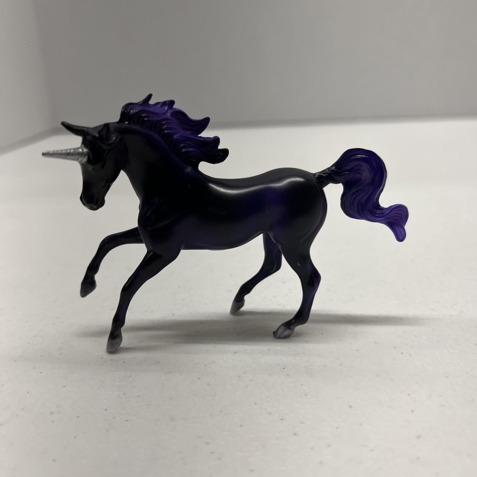 Breyer Magnolia Stablemate Unicorn Purple & Black 2019 Blind Bag