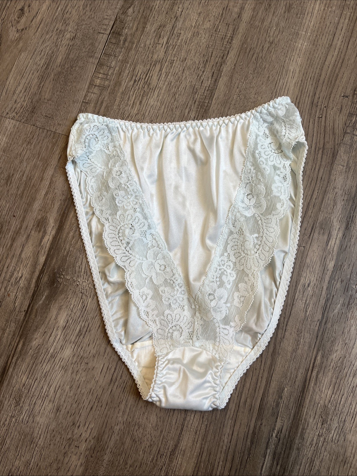 Vintage 1990s Olga Silky Nylon Lace Hi-Cut Panties Size 5 Blue Style 23010 Vintage 1990s Olga Silky Nylon Lace Hi-Cut Panties Size 5 Blue Style 23010