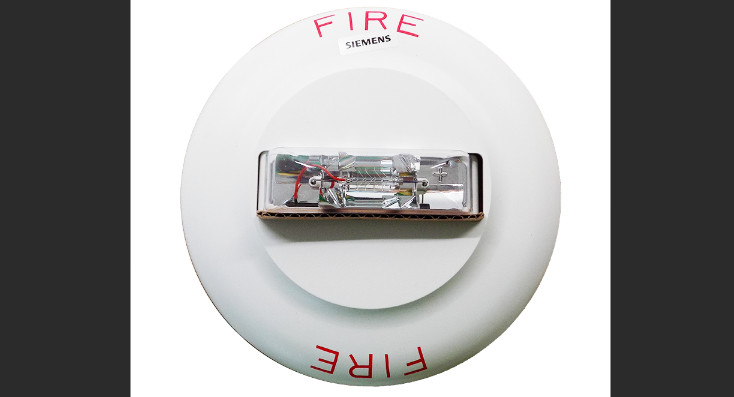 -- HALF OFF -- SIEMENS ST-MC-CW STROBE - CEILING MOUNT WHITE 1 UNIT -- HALF OFF -- SIEMENS ST-MC-CW STROBE - CEILING MOUNT WHITE 1 UNIT