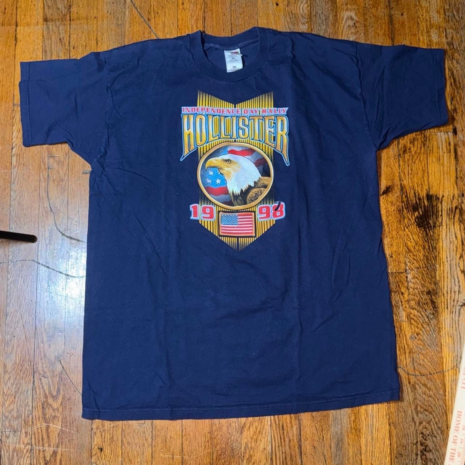 Hollister-co Men\'s Navy and Blue T-shirt