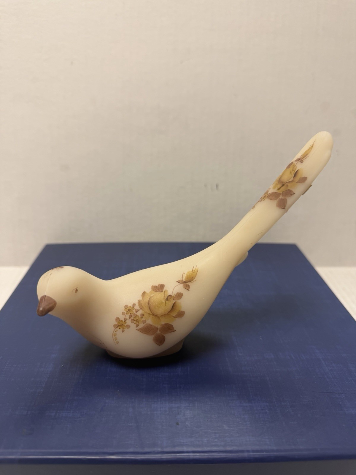 VTG Fenton Bird Of Happiness Cameo Glass Yellow & Tan Floral Signed Lisa