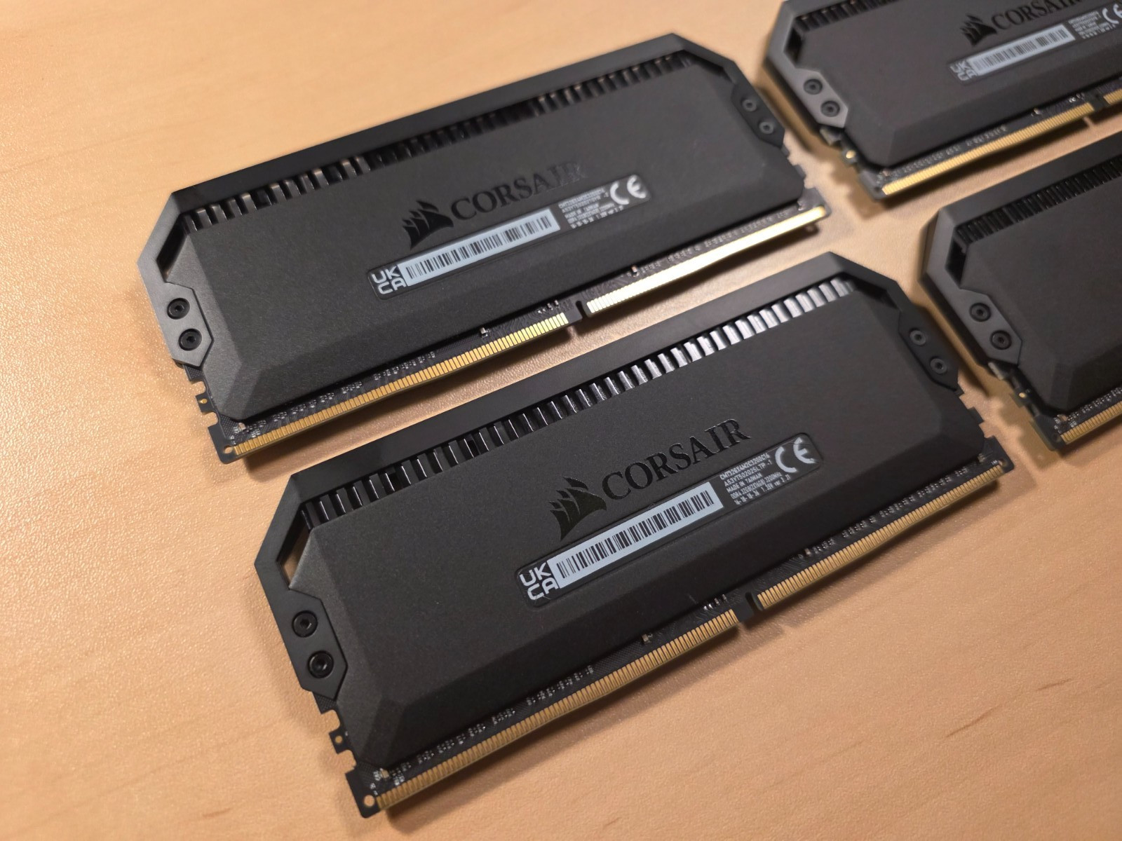 Corsair Dominator Platinum RGB 64GB (4x16GB) RAM DDR4 3200MHz CMT32GX4M4C3200C16
