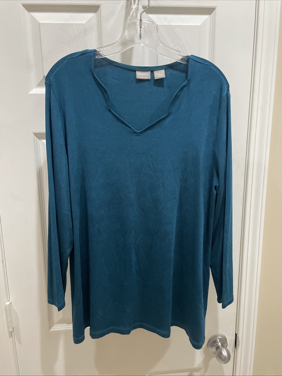 chicos Travelers Pretty Blue Long Sleeve Blouse Top Sz 2 Gorgeous chicos Travelers Pretty Blue Long Sleeve Blouse Top Sz 2 Gorgeous