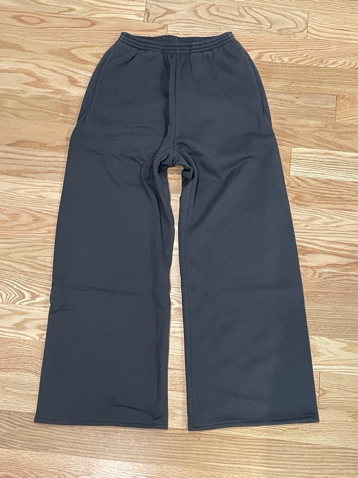 Yeezy Gap Balenciaga Fleece Wide Leg Sweatpants Size Medium Yeezy Gap Balenciaga Fleece Wide Leg Sweatpants Size Medium
