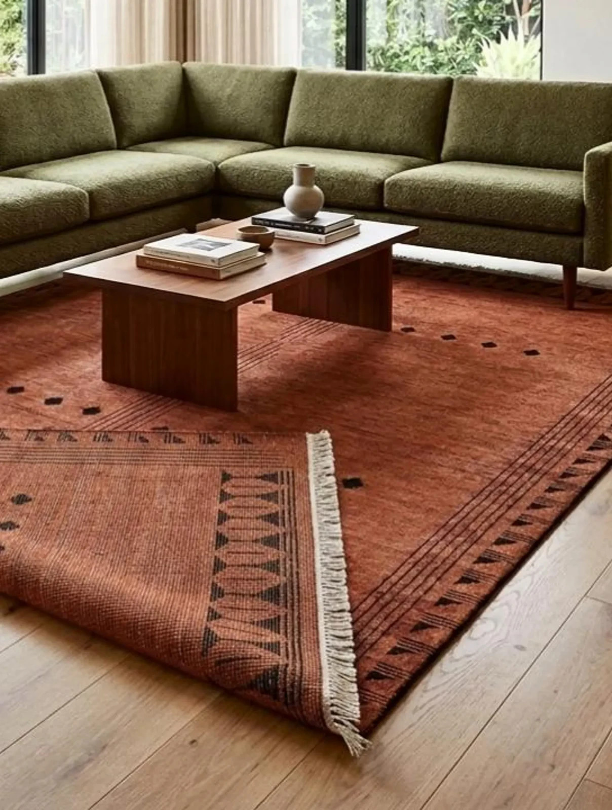 Hand-Knotted Terracotta Wool Rug – Minimalist Geometric Tribal Design Hand-Knotted Terracotta Wool Rug – Minimalist Geometric Tribal Design
