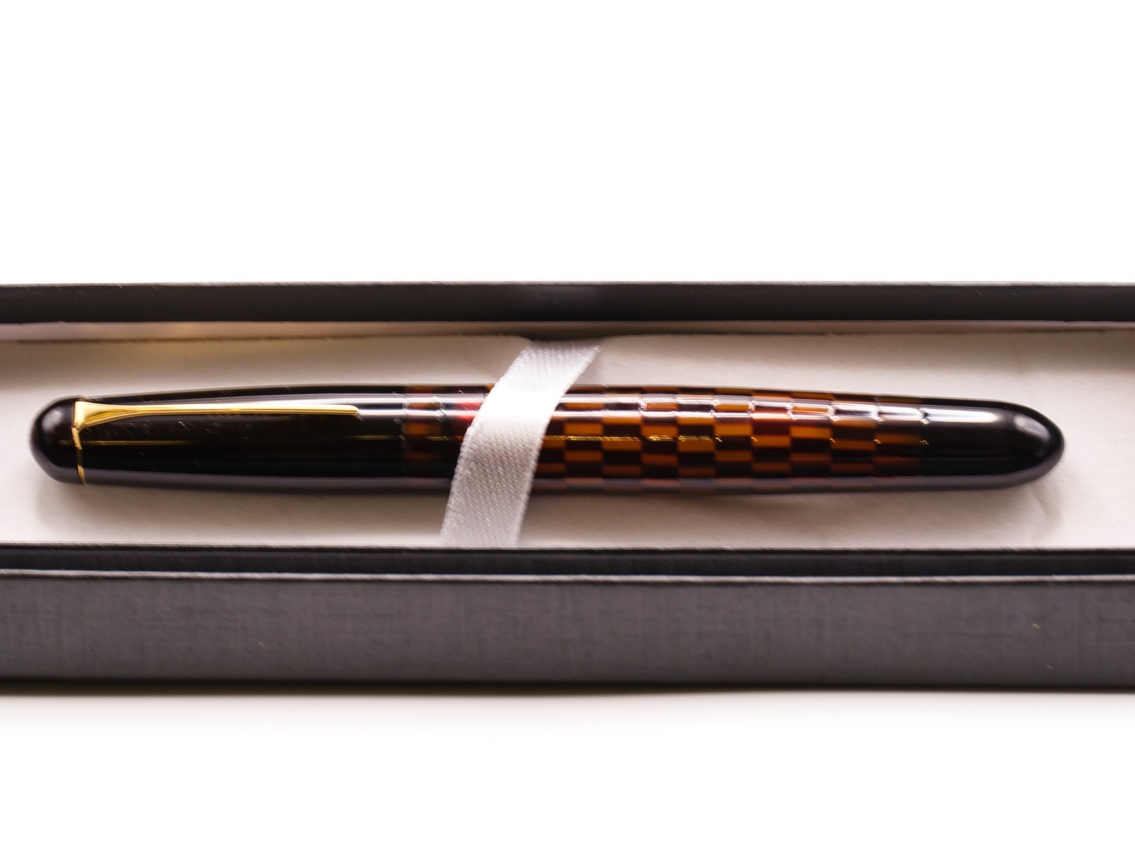 Stunning Vintage Kyoto Celluloid Kohaku Fountain Pen M nib