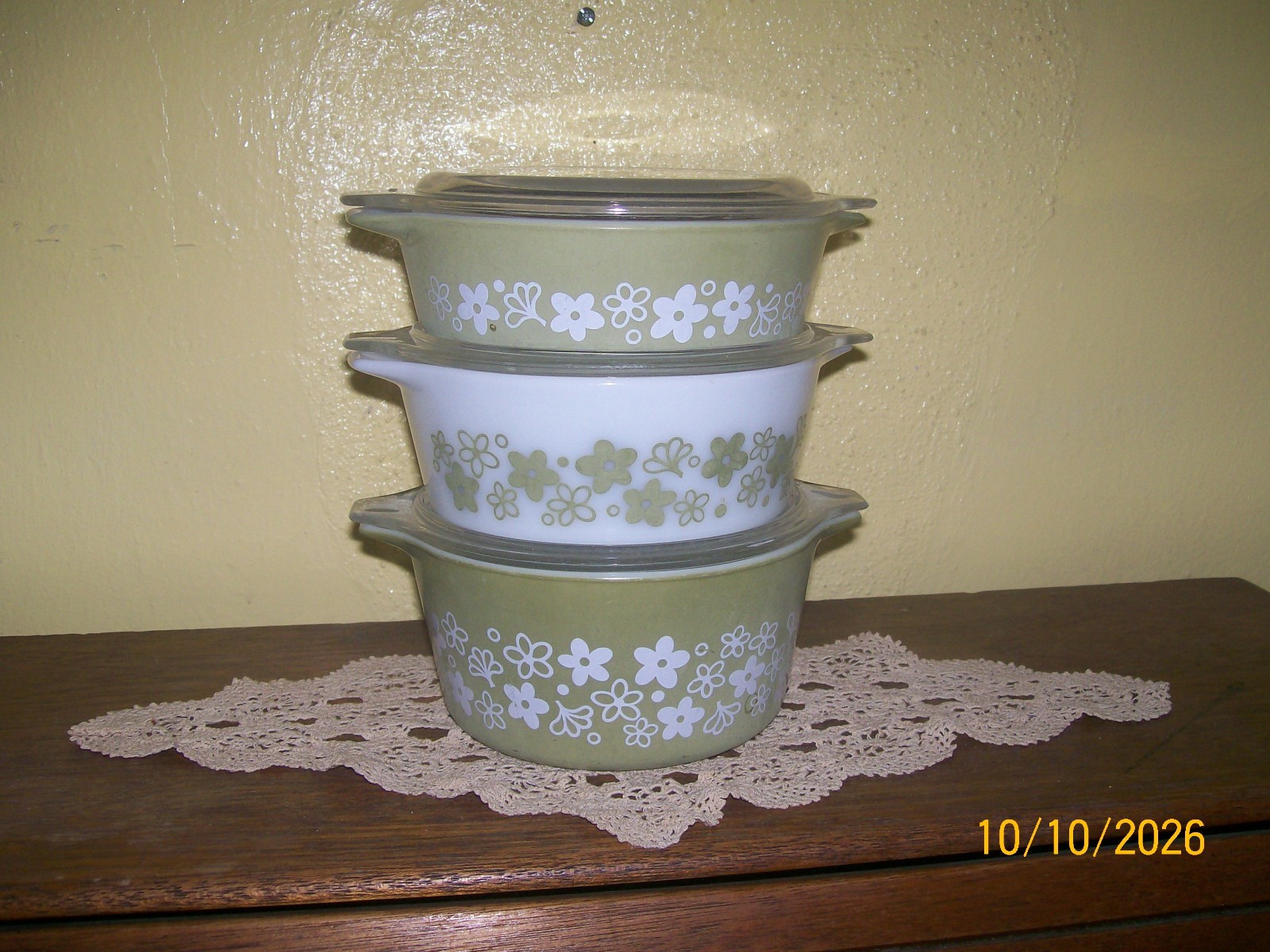 Vintage PYREX Casserole  SPRING BLOSSOM  1973 #\'s 471, 472, 473 with LIDS