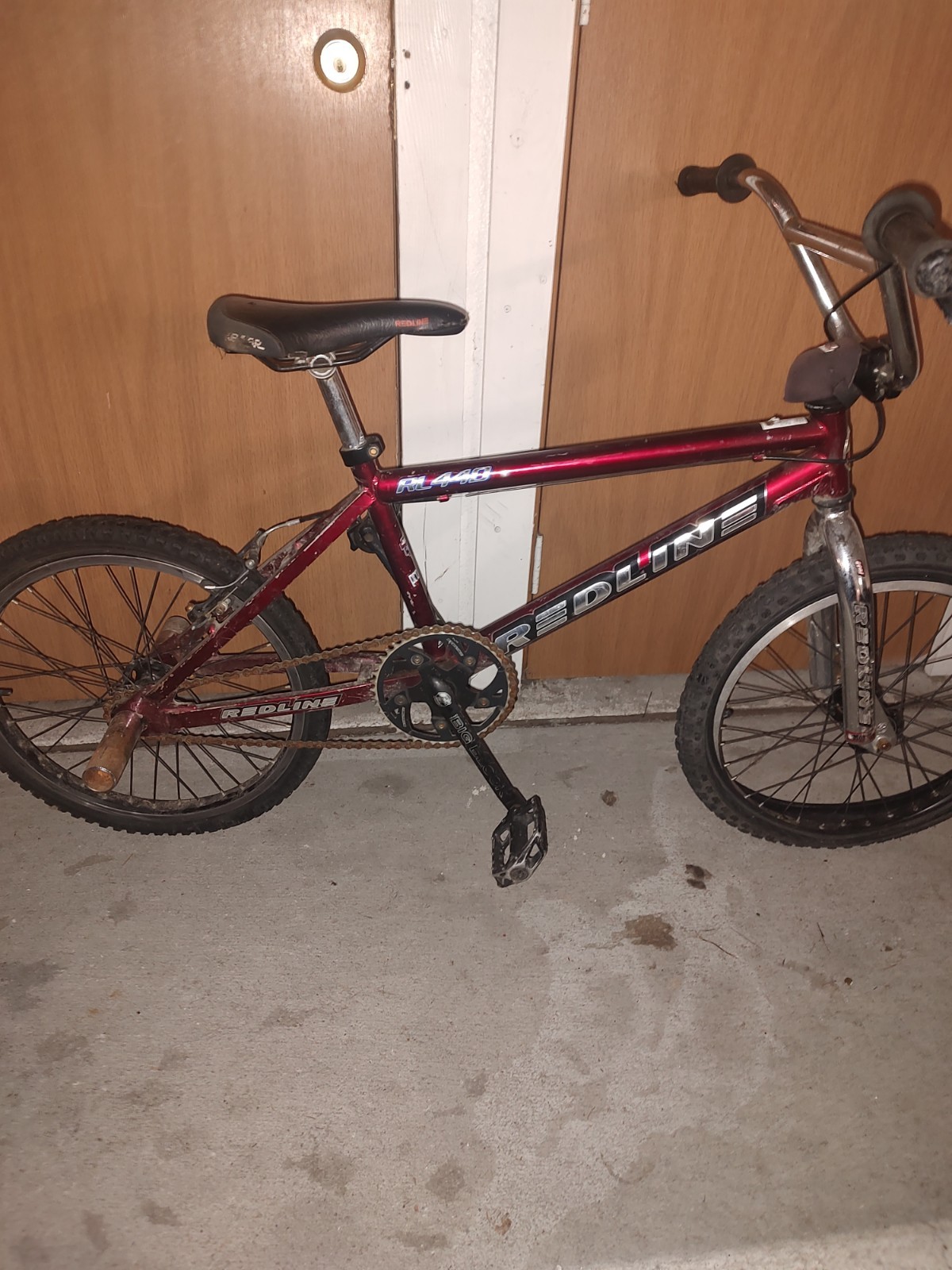 1998 Mid school Redline RL440 BMX #RMCH 809004 COMPLETE. Square back. 1998 Mid school Redline RL440 BMX #RMCH 809004 COMPLETE. Square back.