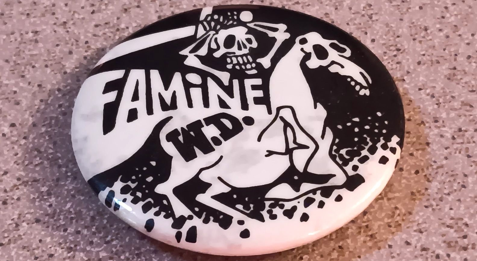 FAMINE W.D. Riding Reaper Skeleton BUTTON Hardcore CRUST PUNK Rock Tokyo Japan
