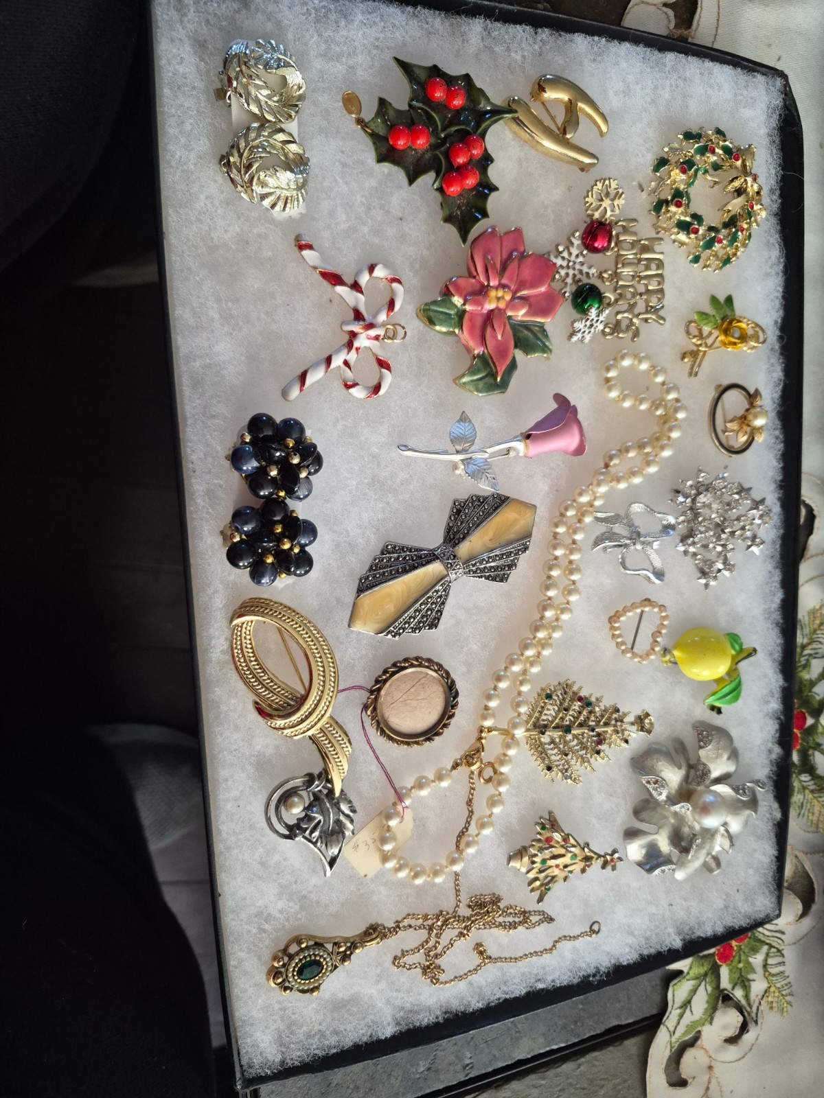 Vintage jewelry lot estate cleanout beautiful brooches