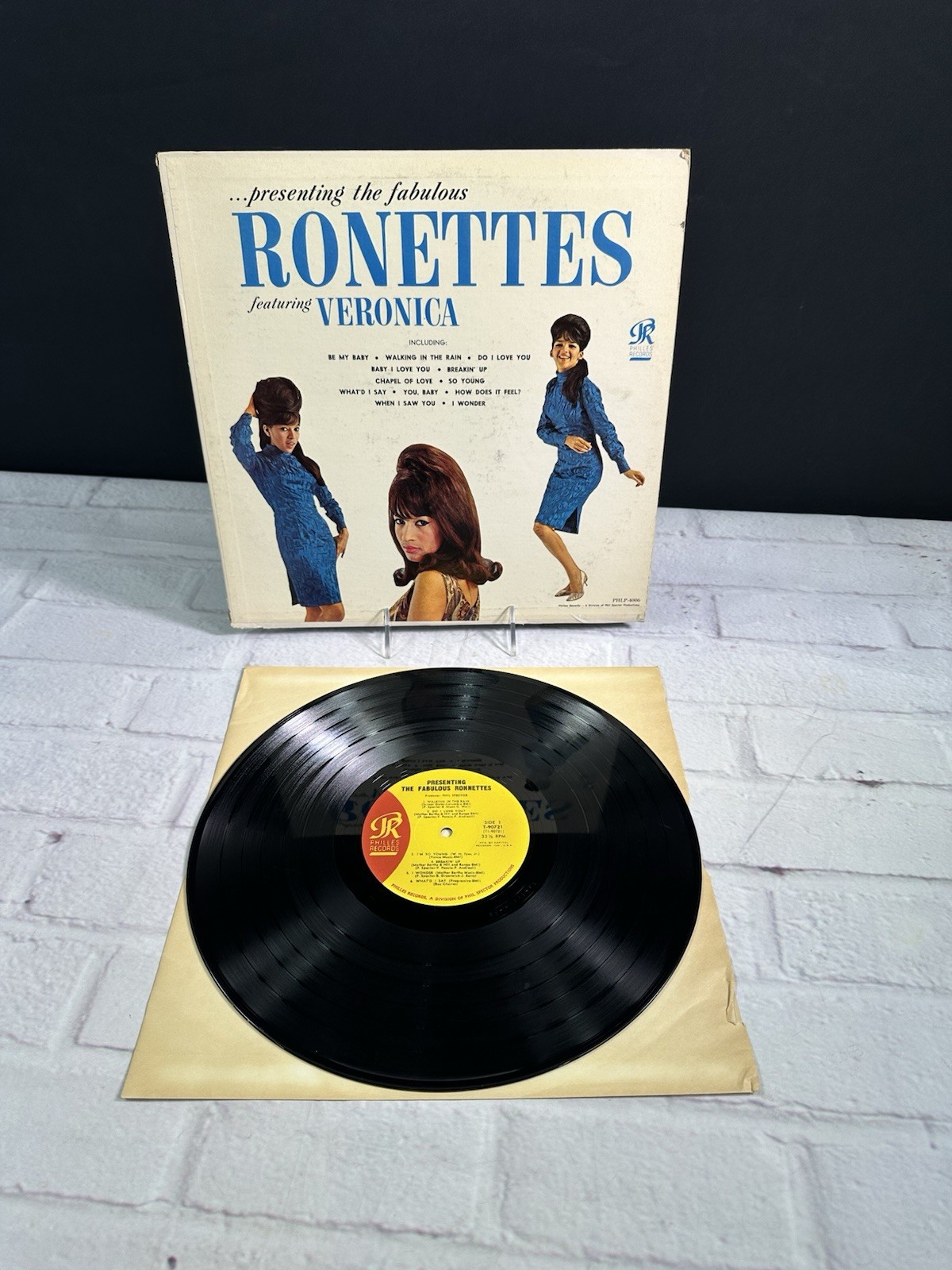 The Ronettes Presenting the Fabulous LP PHLP-4006 Mono Misprint Press VG+ The Ronettes Presenting the Fabulous LP PHLP-4006 Mono Misprint Press VG+