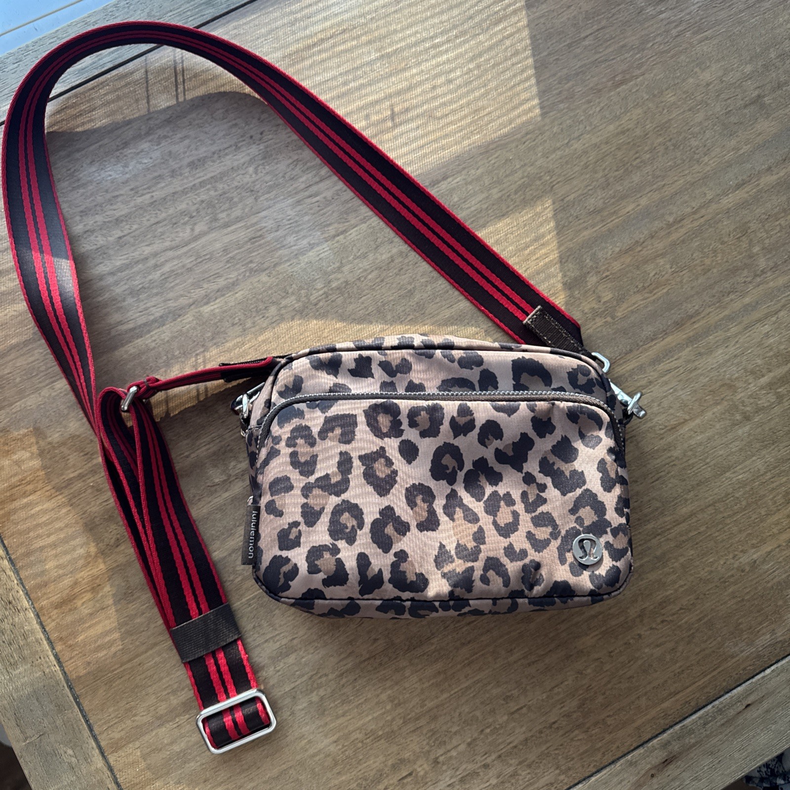 Lululemon Everywhere Crossbody Bag 2L Leopard Print Water Repellent Belt Bag Lululemon Everywhere Crossbody Bag 2L Leopard Print Water Repellent Belt Bag