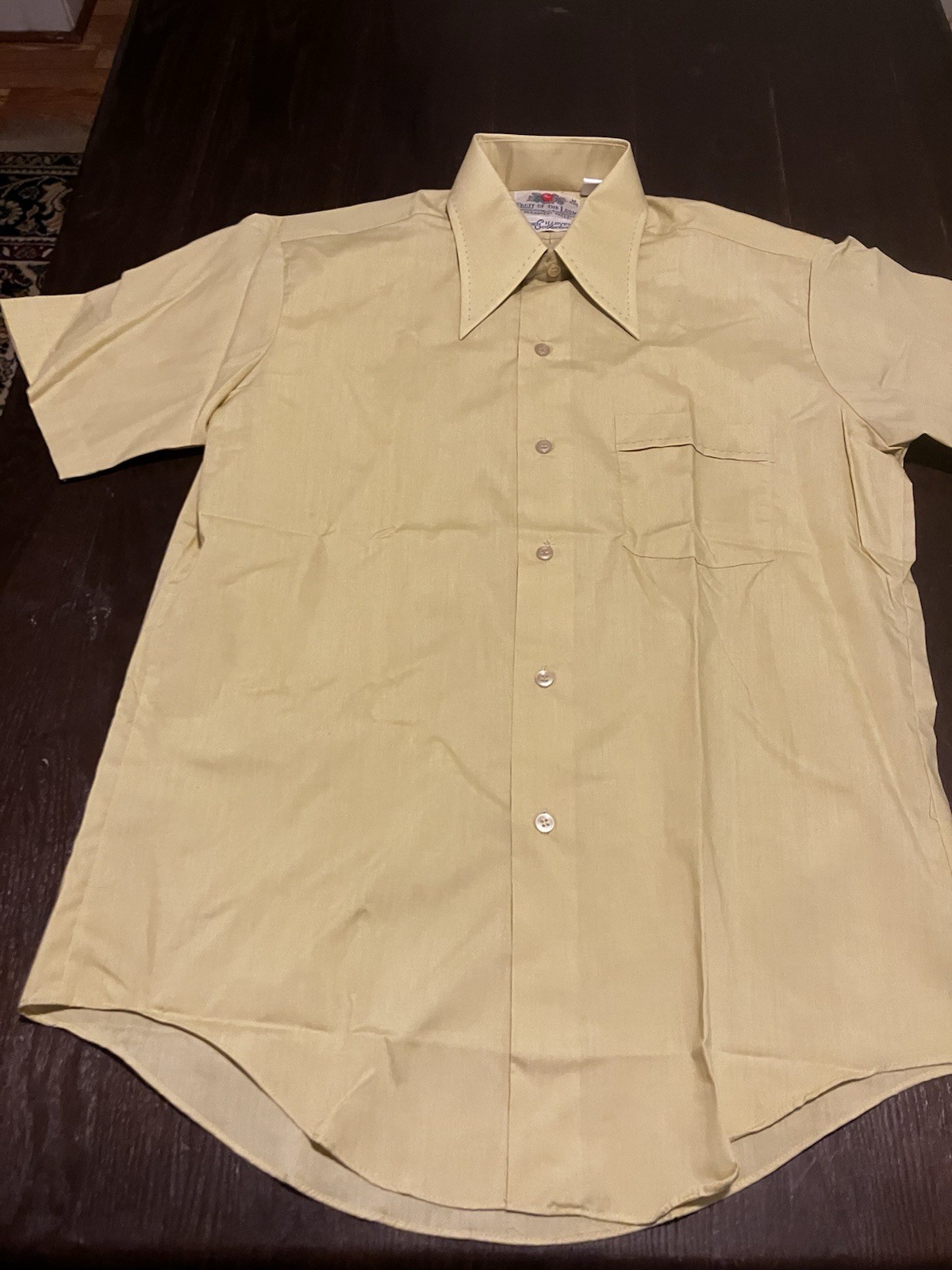 New Vtg 70s FRUIT OF THE LOOM Golden Harvest Yellow/tan? medShort Sleeved Shirt New Vtg 70s FRUIT OF THE LOOM Golden Harvest Yellow/tan? medShort Sleeved Shirt