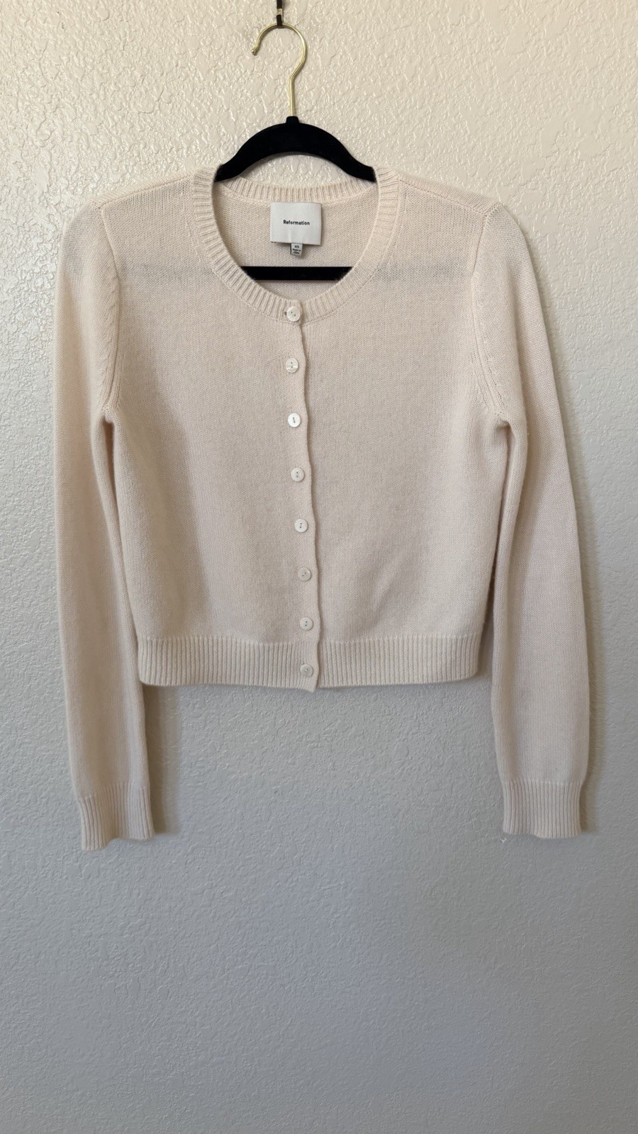 New Reformation Clara Cashmere Crew Cardigan In Wheat Size XS $198 New Reformation Clara Cashmere Crew Cardigan In Wheat Size XS $198