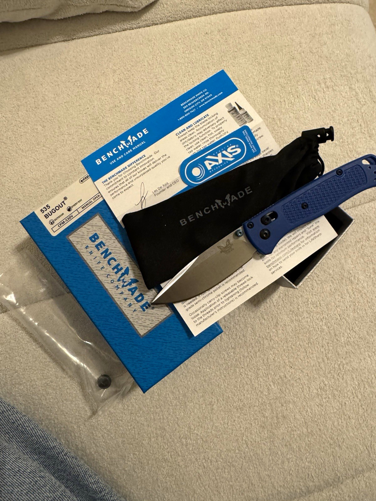 Benchmade Bugout 535 Blue Manual Blue Pocketknife CPM-S30V AXIS Plain Drop Point Benchmade Bugout 535 Blue Manual Blue Pocketknife CPM-S30V AXIS Plain Drop Point
