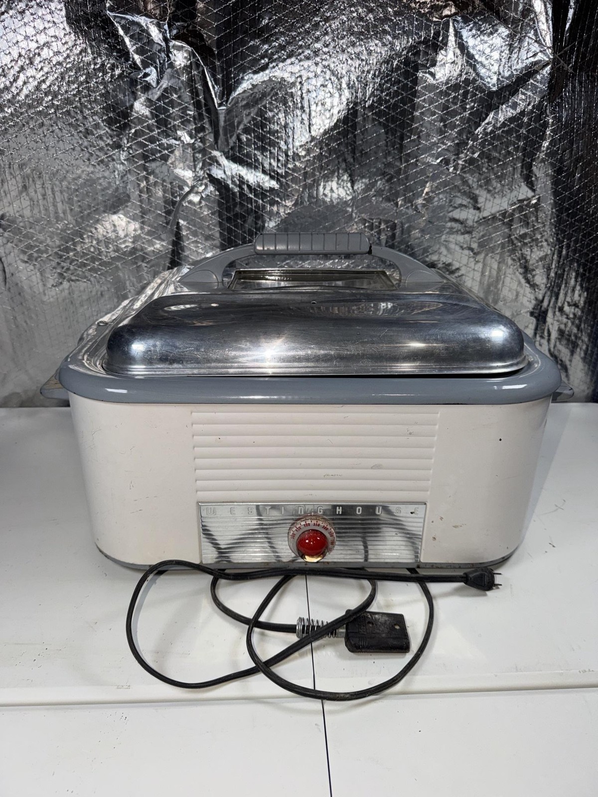 Vintage 1950s Westinghouse White Electric Roaster Oven Metal Base Lid Countertop
