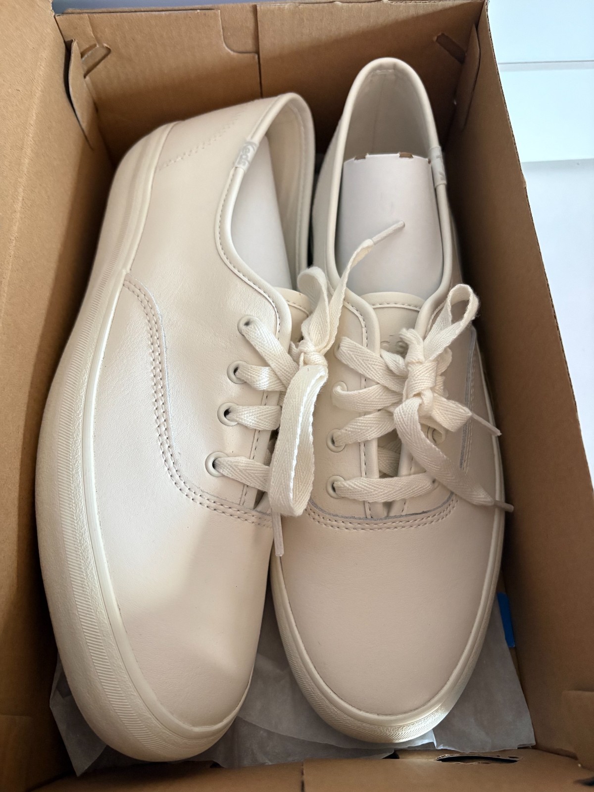 Keds Champion Genuine Leather White Lace Ups Women\'s Size 8 Width M- New In Box Keds Champion Genuine Leather White Lace Ups Women\'s Size 8 Width M- New In Box