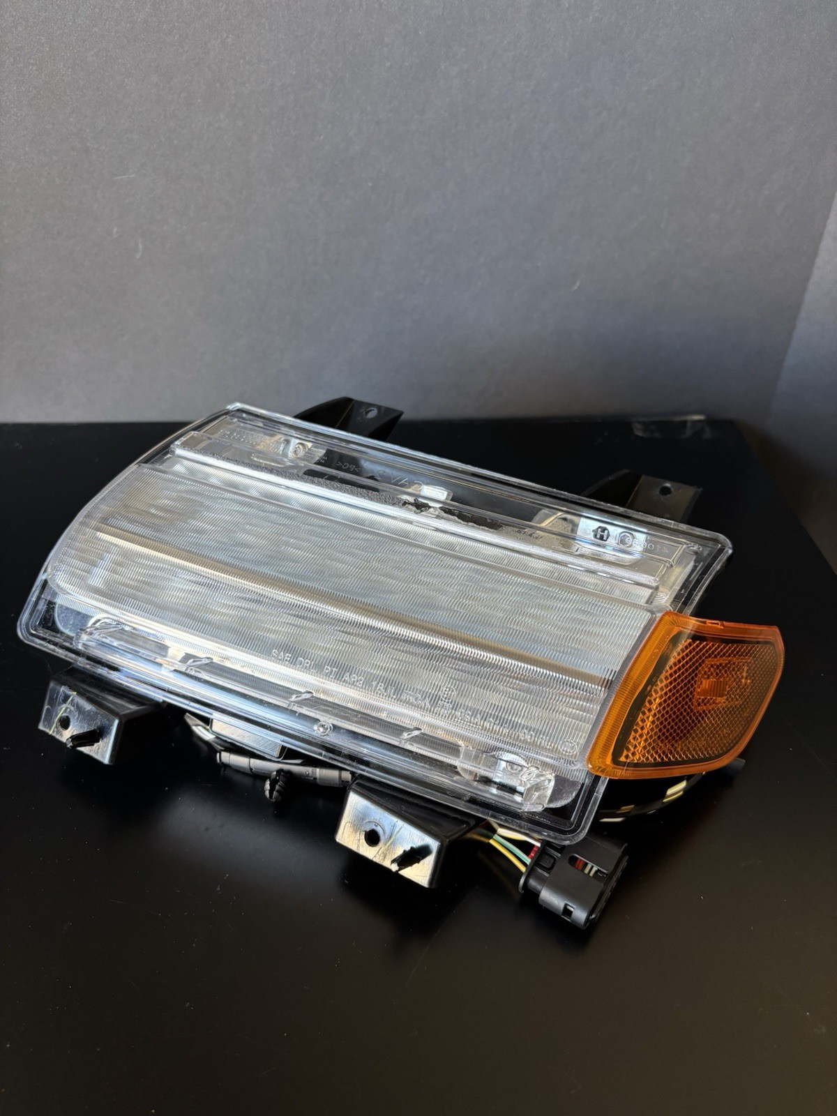 2018-2026 Jeep Wrangler JL JT Right Park Turn Signal Lamp Mopar 55112884AH 2018-2026 Jeep Wrangler JL JT Right Park Turn Signal Lamp Mopar 55112884AH