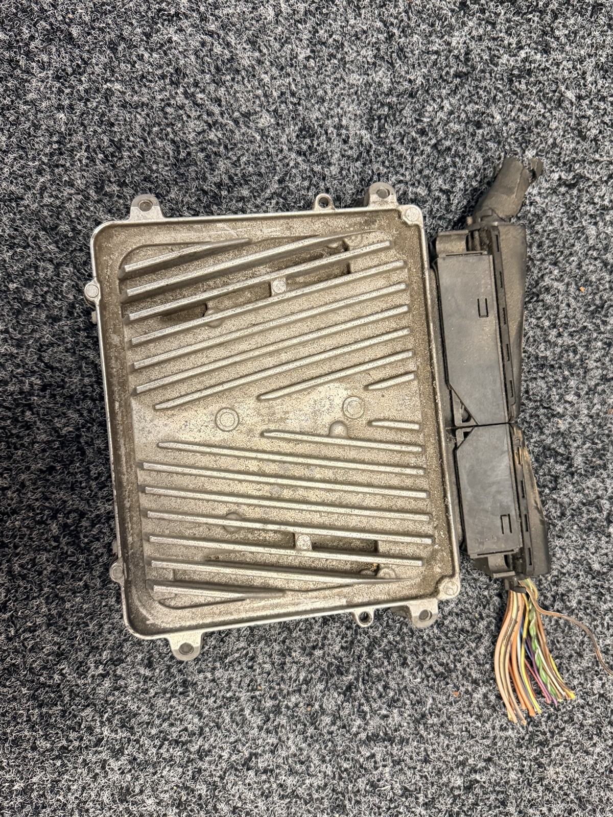 2006-2012 Mercedes CLS550 GL450 GL550 ML550 Engine Control Module A273153079
