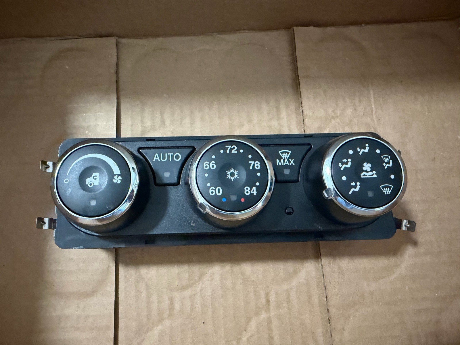F21-1048-20012 E Genuine Paccar Temperature Control Panel HVAC OEM F21-1048-20012 E Genuine Paccar Temperature Control Panel HVAC OEM