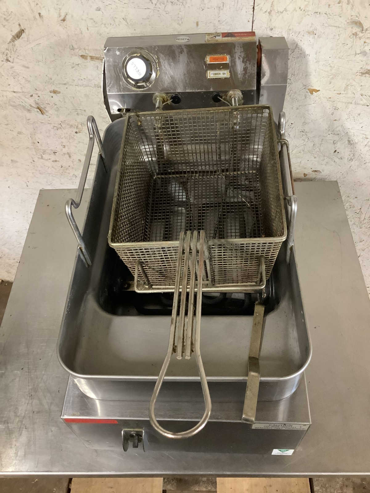 Countertop Fryer Wells 5E-F15CY 15lbs Low Watts with basket 208/240V 1ph TESTED