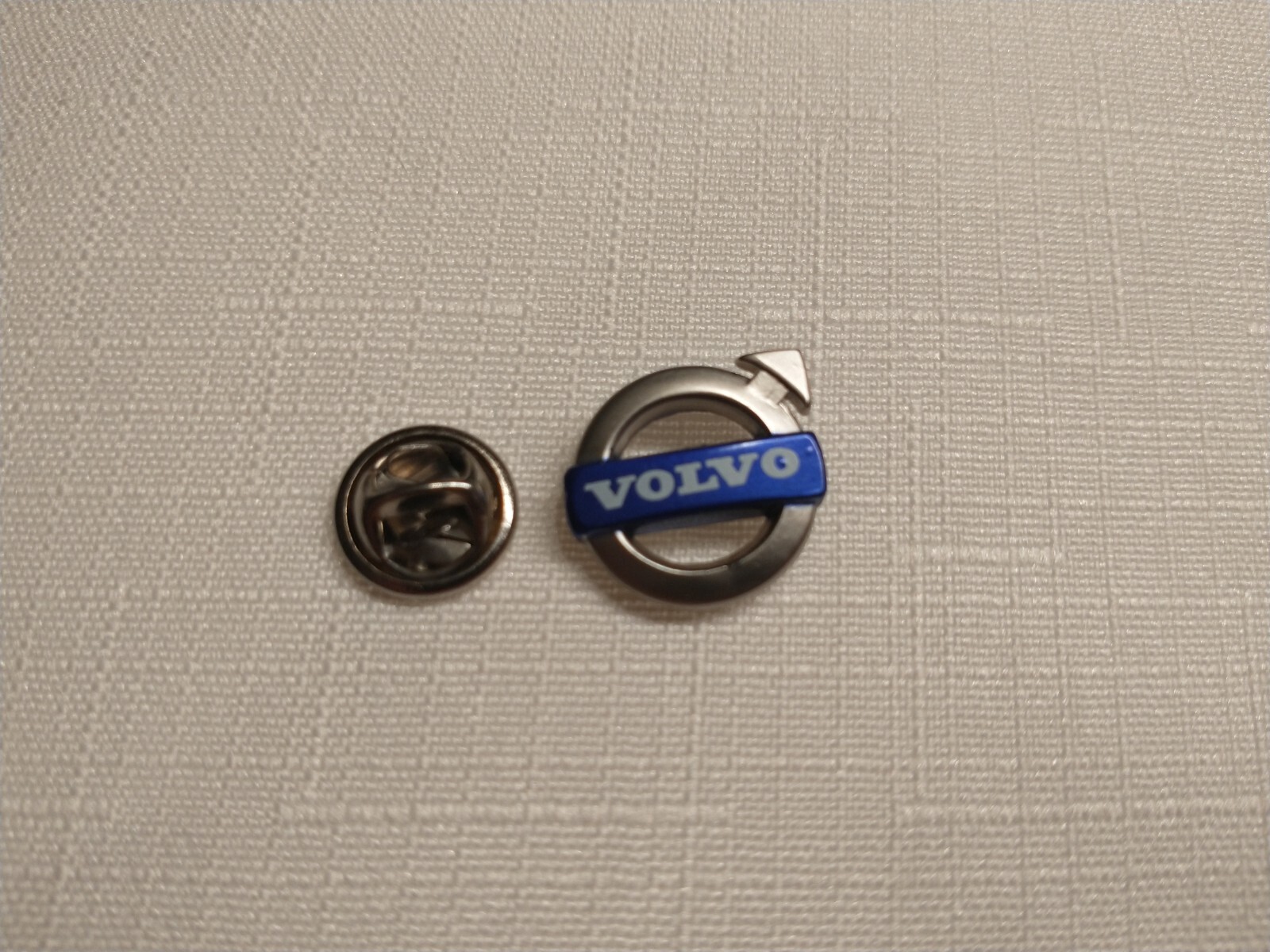 NEW Genuine Volvo Original Manufacturer Lapel Hat Pin VOLVO Cars Trucks NEW Genuine Volvo Original Manufacturer Lapel Hat Pin VOLVO Cars Trucks