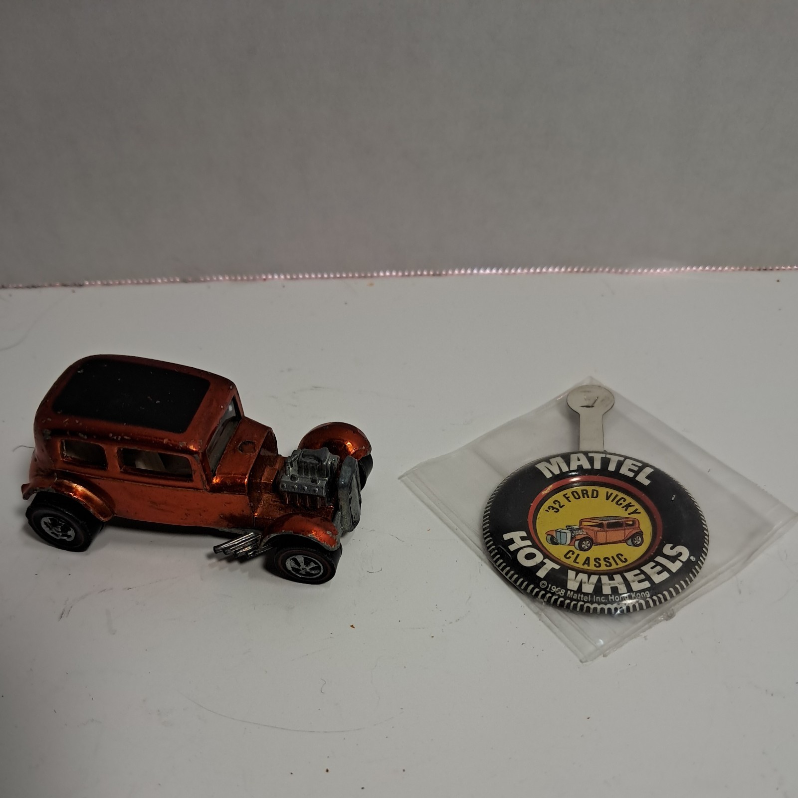 VINTAGE HOT WHEELS REDLINES ‘32 FORD VICKY CAR SPECTRAFLAME CHERRY RED 68 W/PIN VINTAGE HOT WHEELS REDLINES ‘32 FORD VICKY CAR SPECTRAFLAME CHERRY RED 68 W/PIN