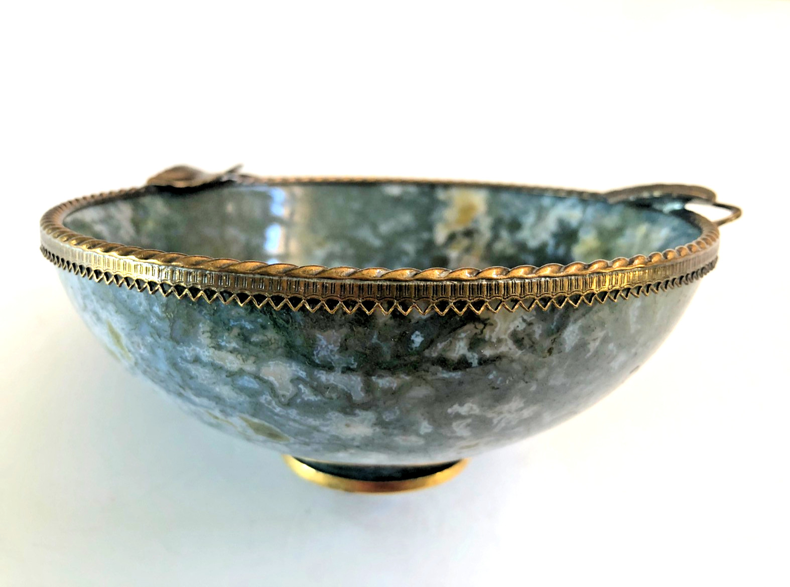 Quality Hand Crafted Moss Agate with Gilded Bronze Decoration Round Bowl. Quality Hand Crafted Moss Agate with Gilded Bronze Decoration Round Bowl.