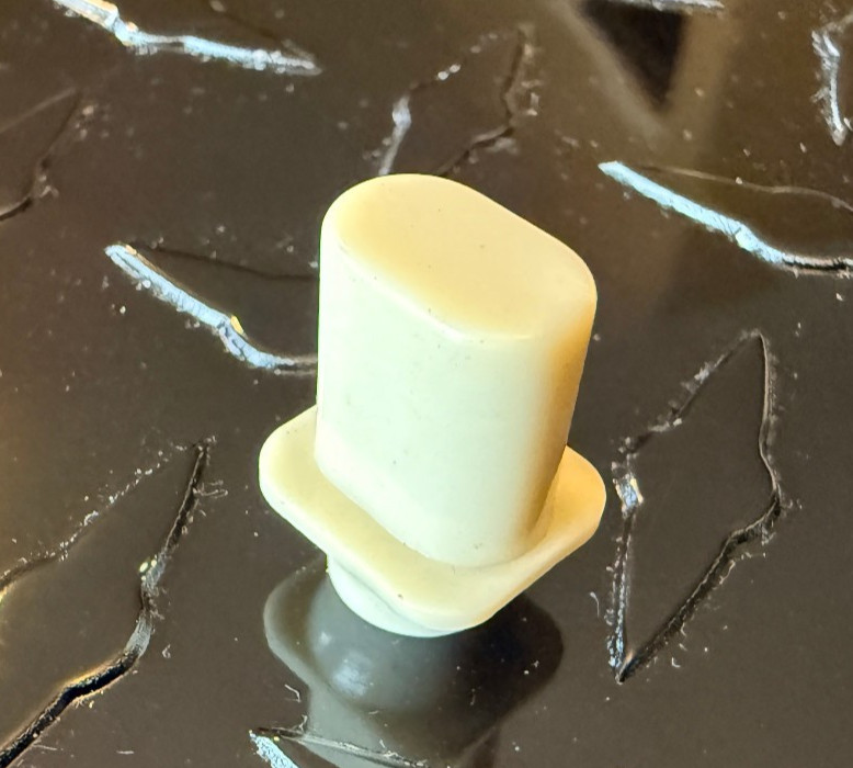 1950's-1960's Original Daka Ware Tele Custom Top Hat Switch tip in rare IVORY 1950's-1960's Original Daka Ware Tele Custom Top Hat Switch tip in rare IVORY