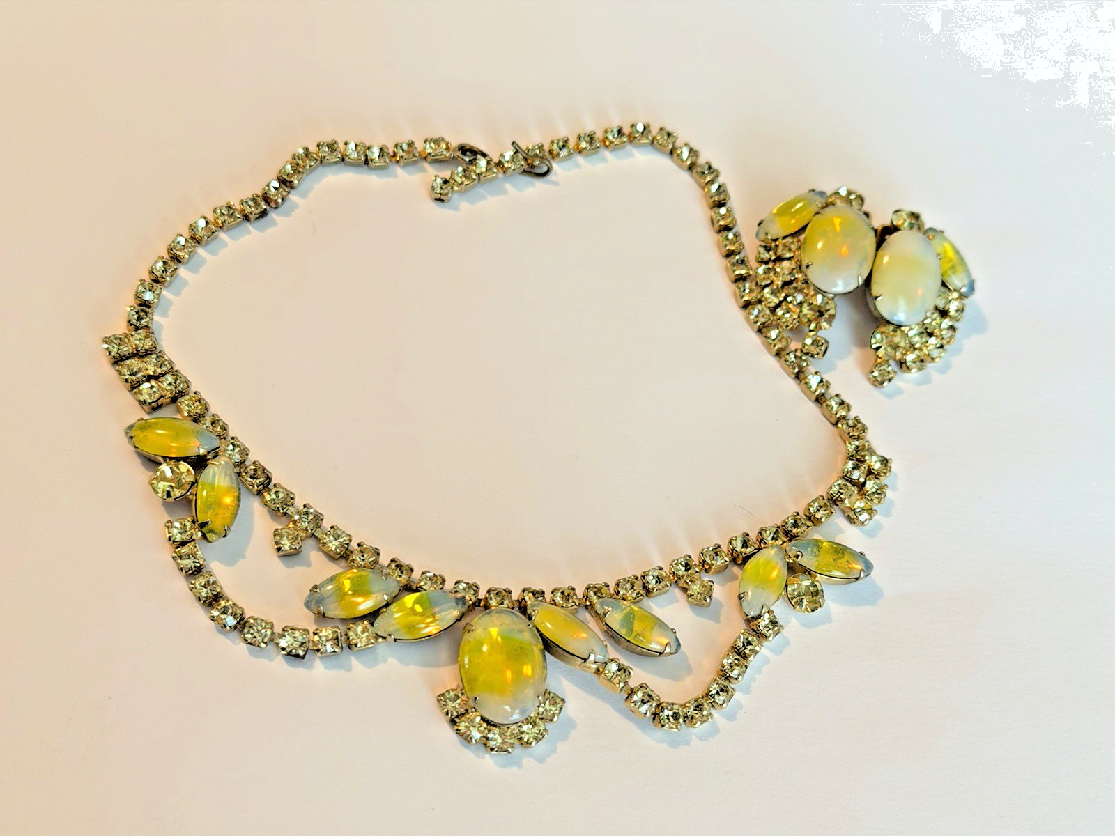Vintage Vaseline Opalescent Glass Rhinestone Necklace And Earrings Set Vintage Vaseline Opalescent Glass Rhinestone Necklace And Earrings Set