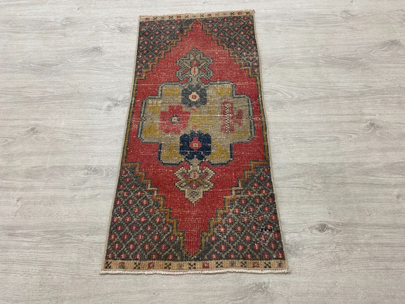 Red Vintage Turkish Small Wool Rug, Bohemian Oushak Doormat, 1.5 x 3 ft