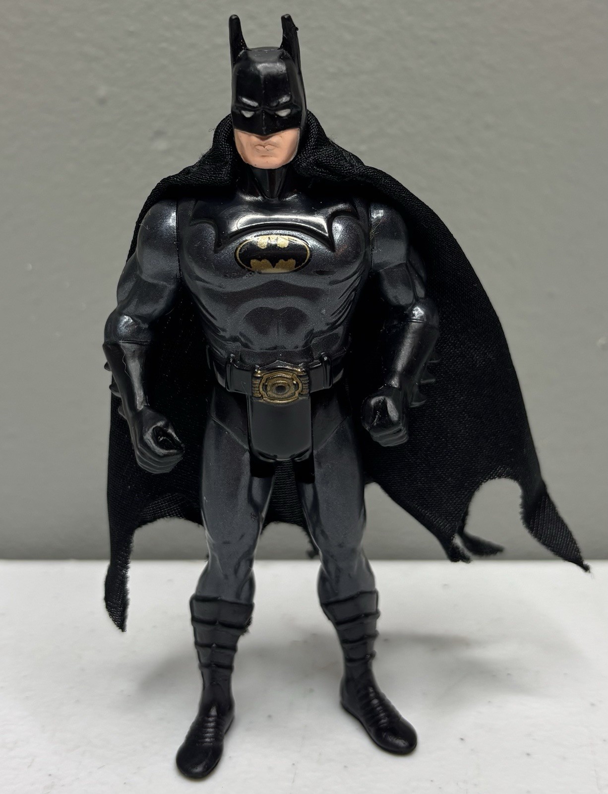 1991 Kenner Blast Shield Batman Dark Knight Collection Vintage Figure w Cape