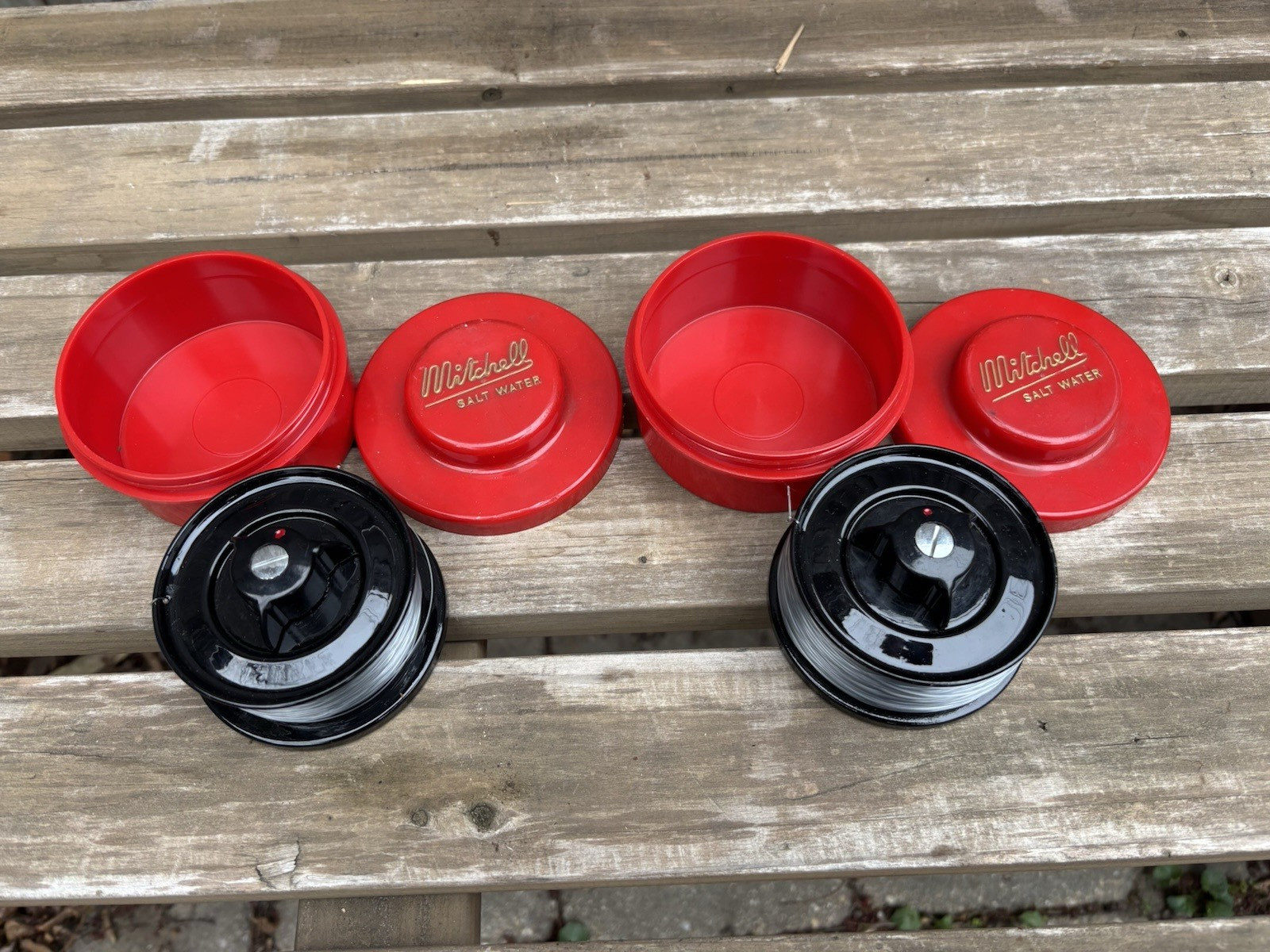 Vintage Garcia Mitchell 303 403 Salt Water Spare Spool Case Red -Nice and Clean- Vintage Garcia Mitchell 303 403 Salt Water Spare Spool Case Red -Nice and Clean-