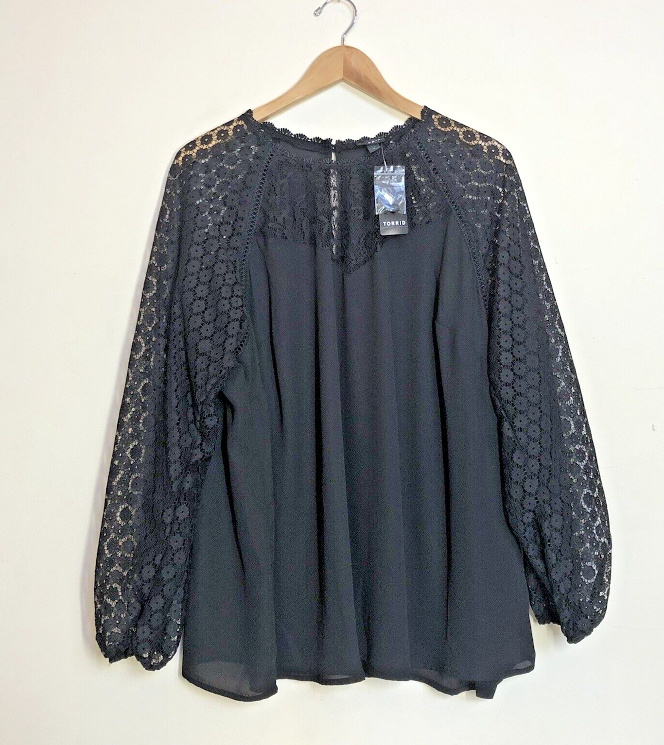 Torrid Georgette Lace Mix Blouse Top Sz 2X Womens Black Flowy Mesh Witchy Dressy Torrid Georgette Lace Mix Blouse Top Sz 2X Womens Black Flowy Mesh Witchy Dressy